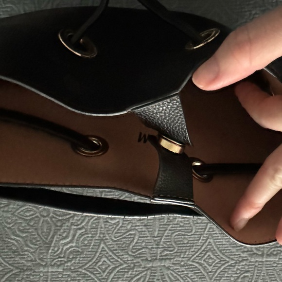 H&M Black Imitation Leather Shoulder/Crossbody Bag With Attached Cosmetic Bag. - Picture 15 of 15